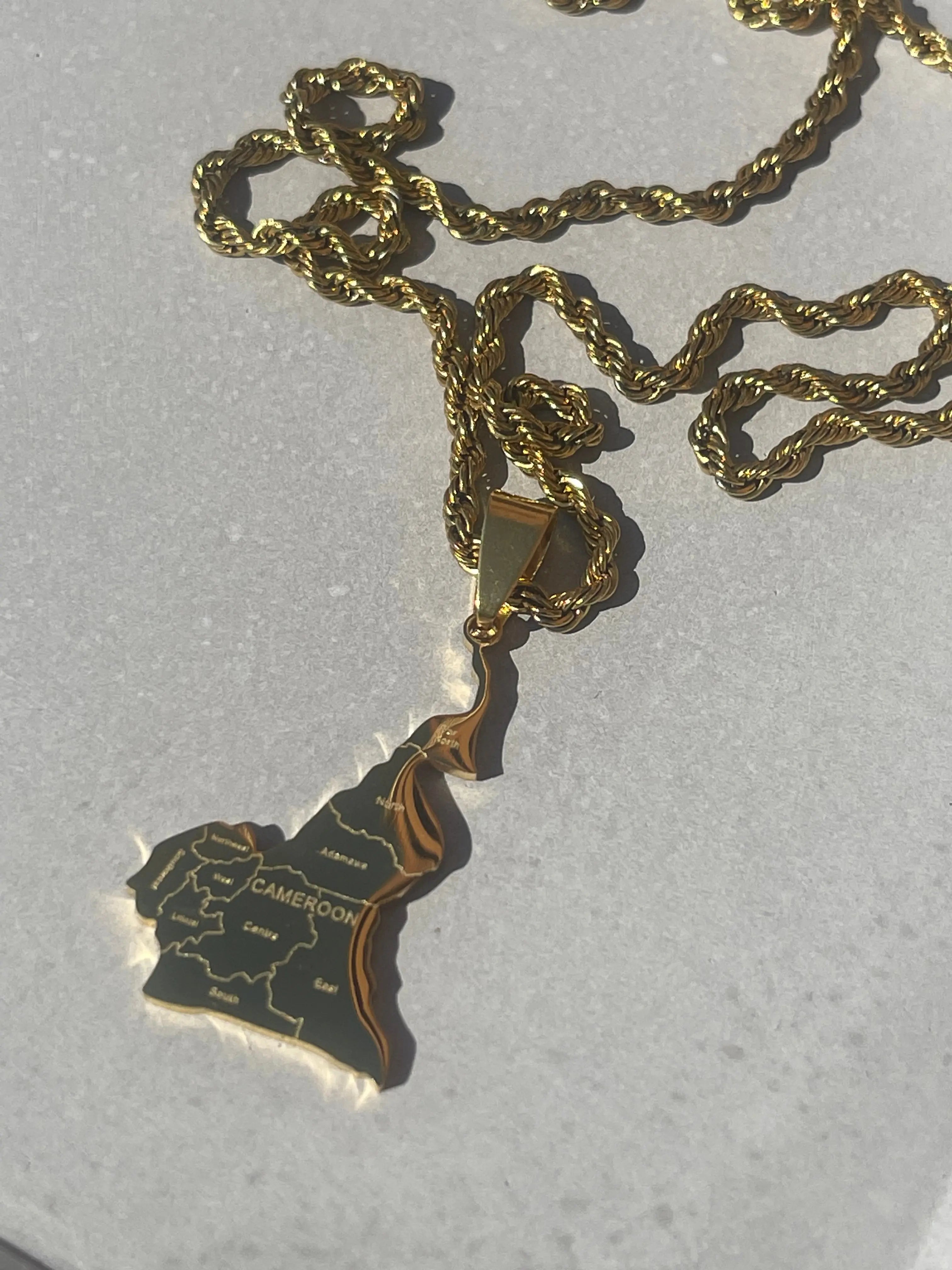 CAMEROON 18k Gold Pendant Necklace